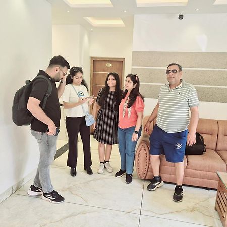 Marina Suites Airport Hotel Kochi 外观 照片