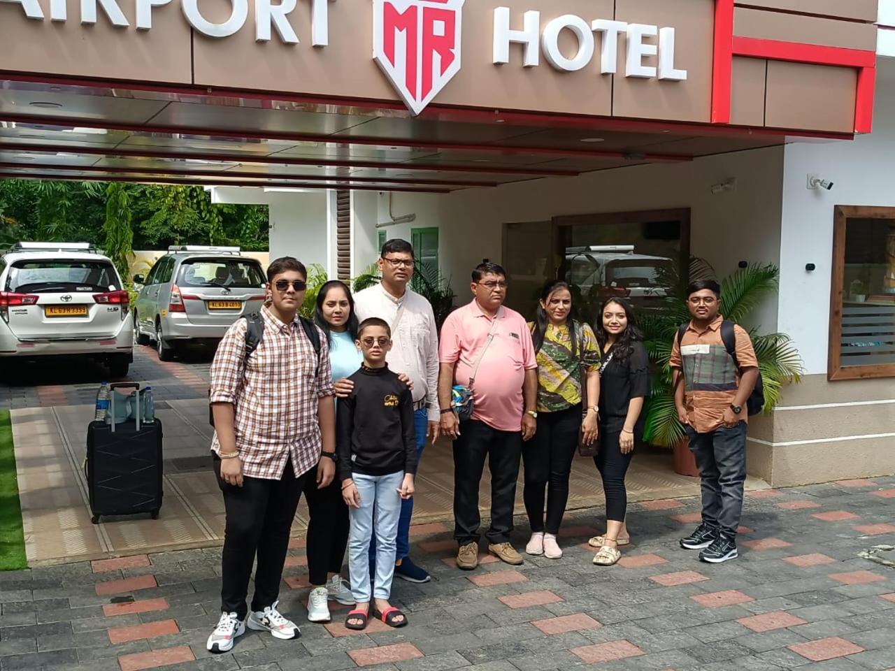 Marina Suites Airport Hotel Kochi 外观 照片
