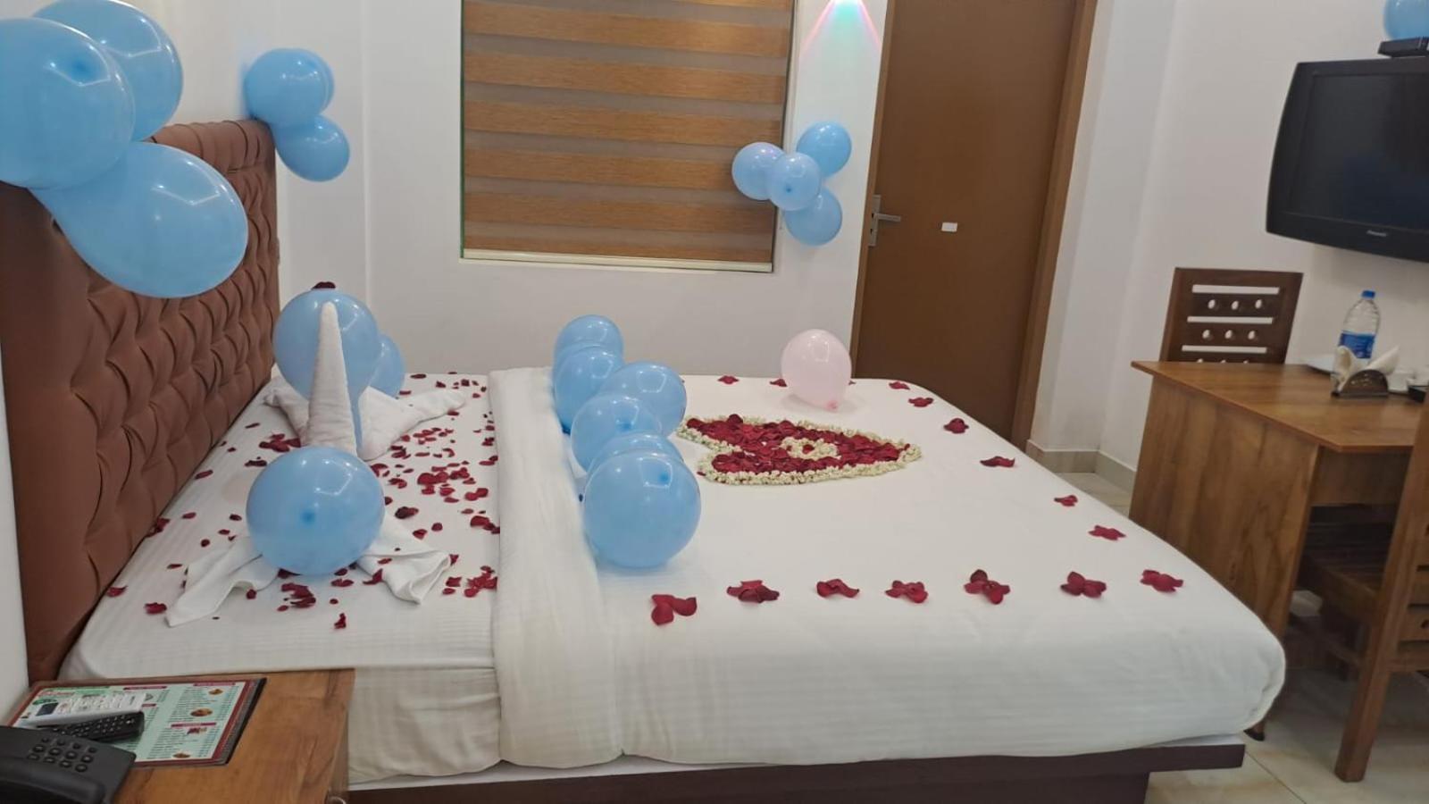 Marina Suites Airport Hotel Kochi 外观 照片