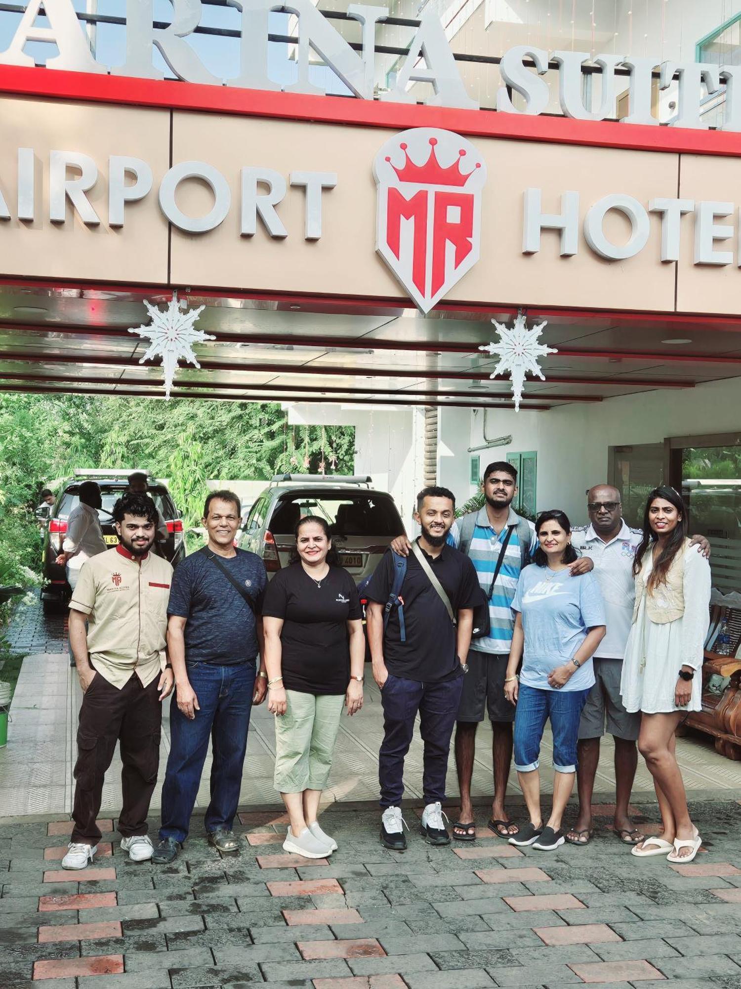 Marina Suites Airport Hotel Kochi 外观 照片